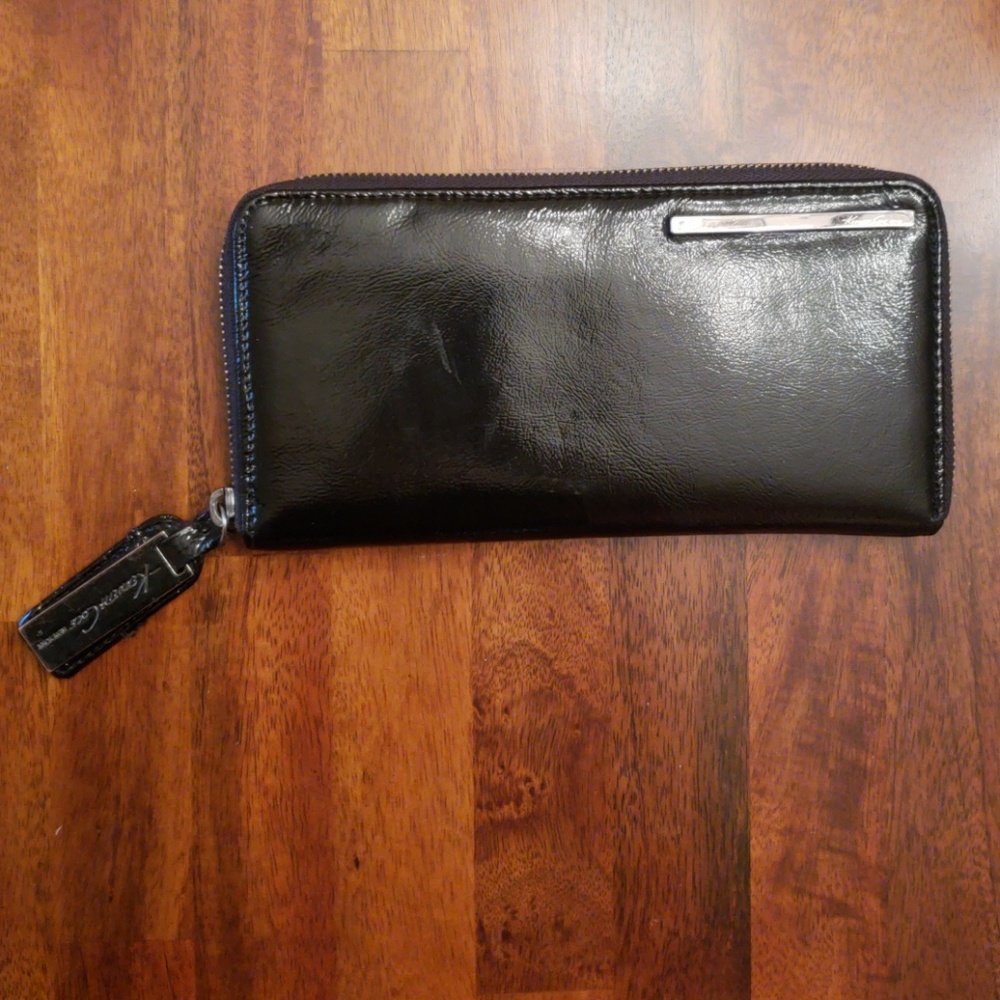 Kenneth Cole Large Zip Around Wallet